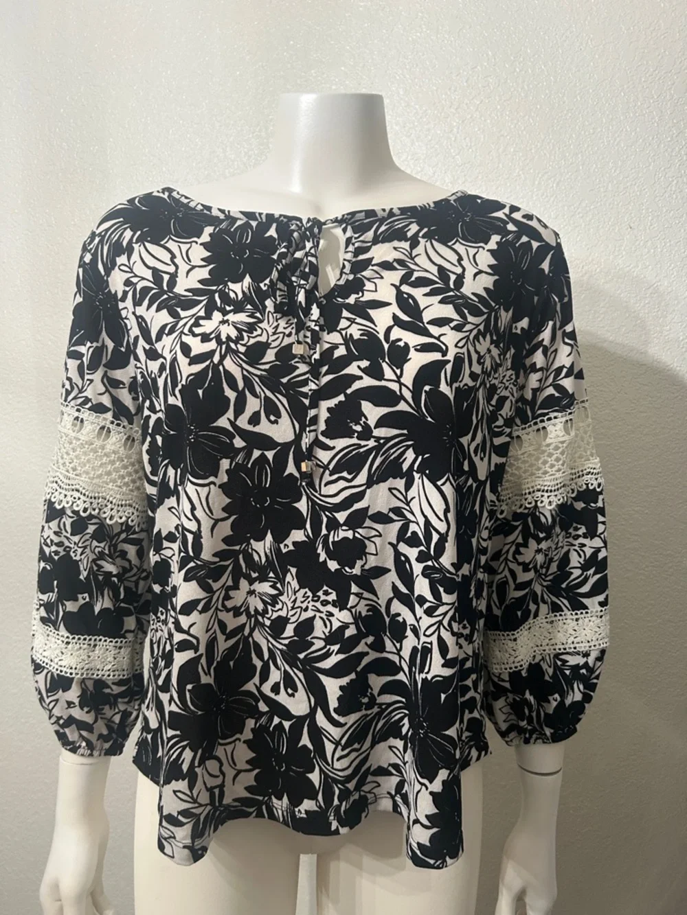 Adrienne Vittadini Floral Crochet Trim Blouse - Picture 1 of 2